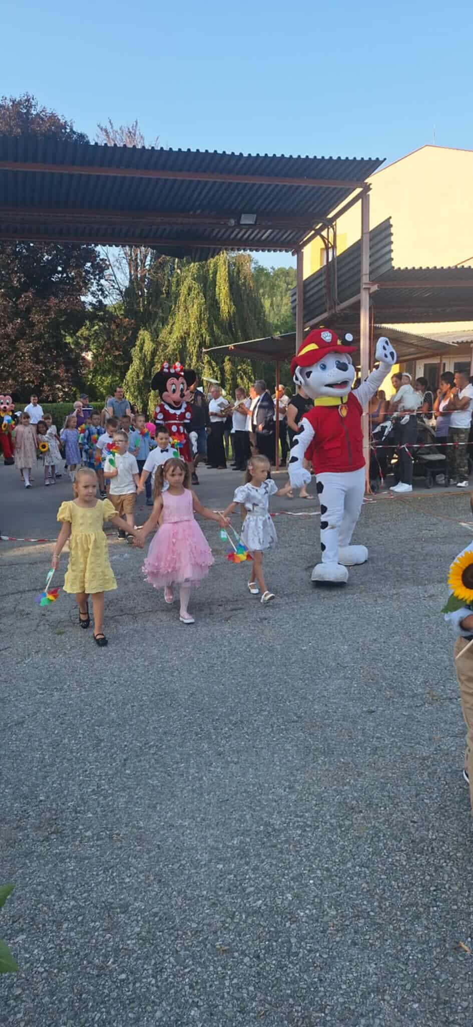 received_1428123718303163